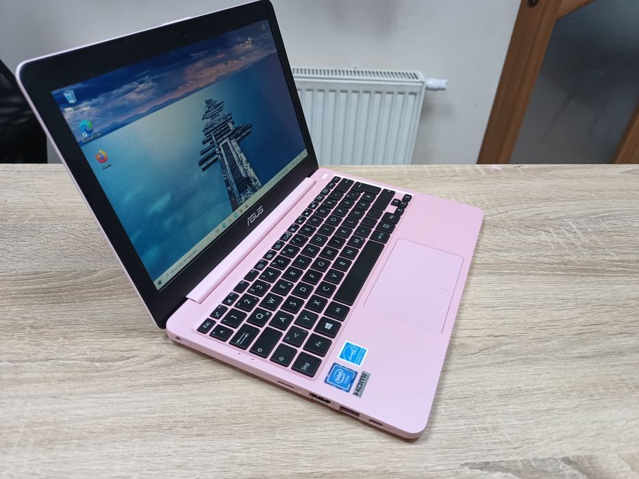 Laptop Asus E203M 11,6 " Intel Celeron N 4 GB / 64 GB 11,6" Windows 10