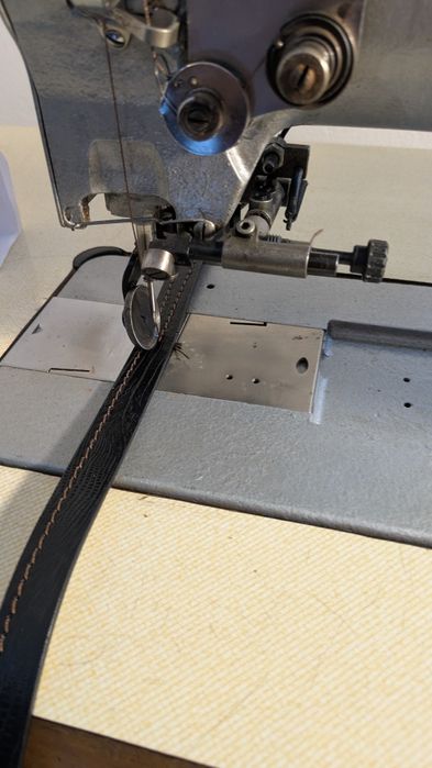 Máquina de costura Pfaff coser peles  duplo arrasto.