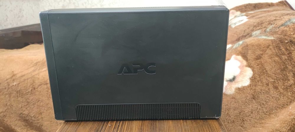 ДБЖ APC Back-UPS Pro 1600VA (BR1600MI)