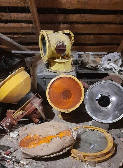 зенитный военный аэродромный прожектор,вогнутое зеркало прожектора