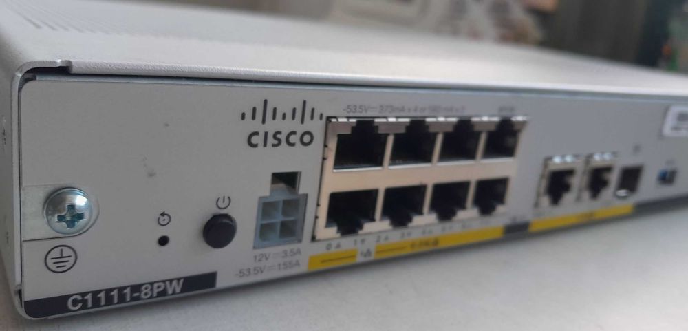 Маршрутизатор Cisco C1111-8PW