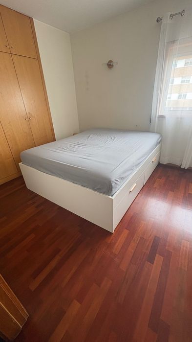 Cama com gavetões Ikea