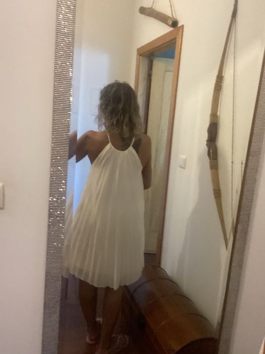 Vestido alsa plissado branco tamanho M elegante