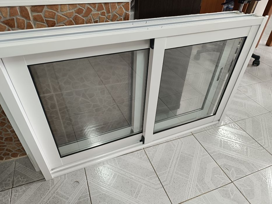 Janela alumínio 1x0,60cm