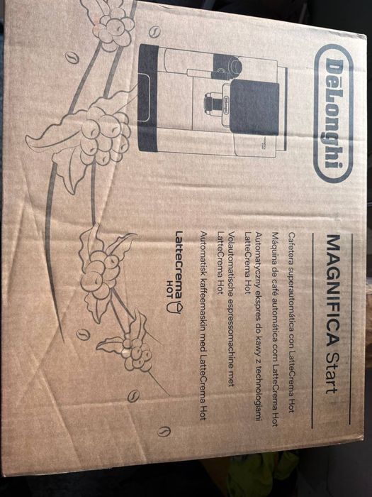 Кавова машина Delonghi magnifica start latte crema hot ECAM222.91