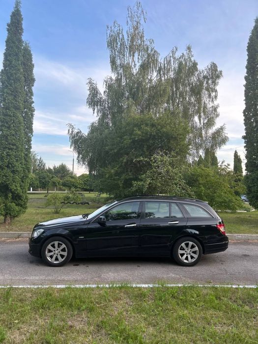 Продам своє авто Mercedes-Benz C-Class 2009