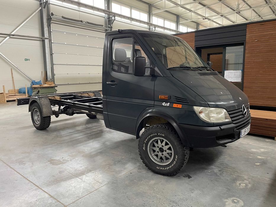 Camper_Kamper_Zabudowa Indywidualna MERCEDES 316 4x4