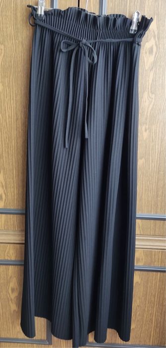 Брюки черные плиссе