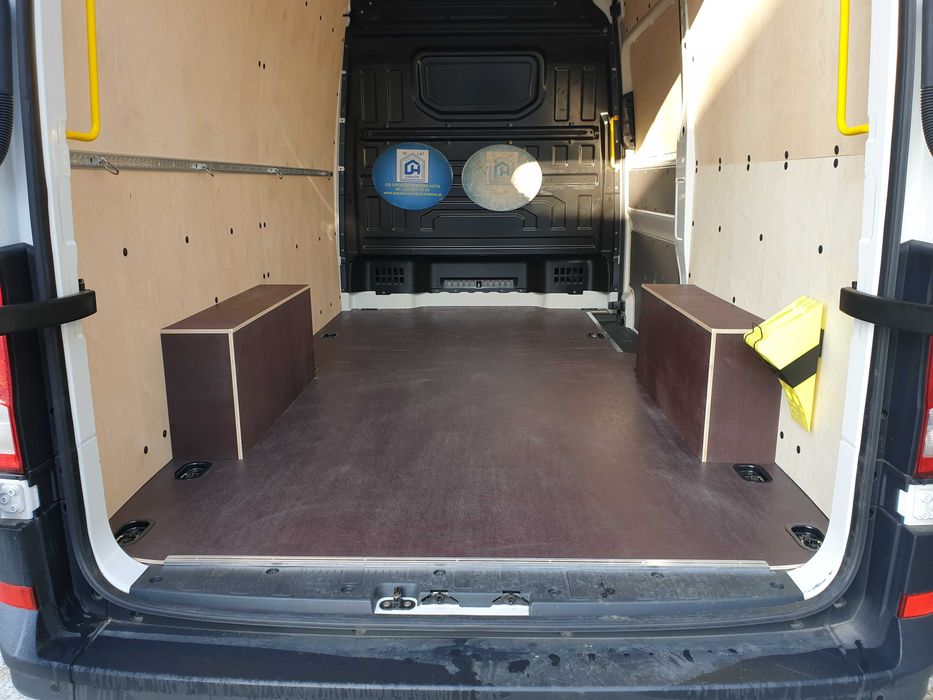 Zabudowa paki Volkswagen Crafter L3H3