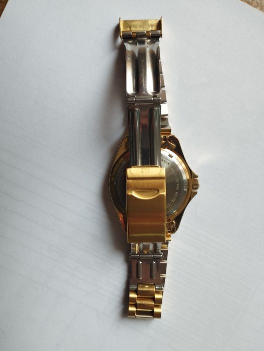 Наручний чоловічий годинник