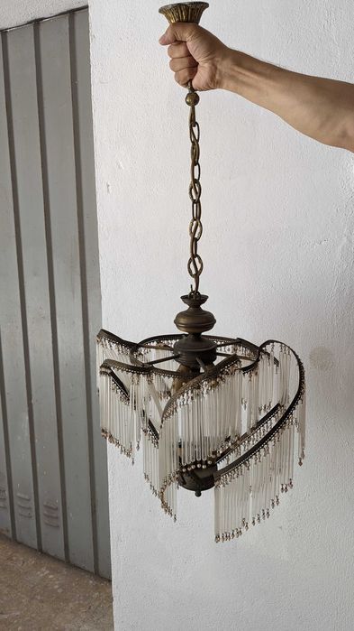 Antigo candeeiro de tecto