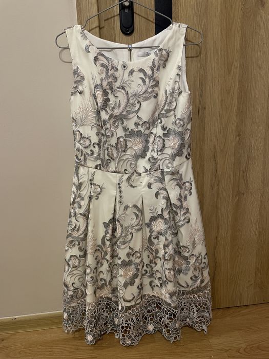 Koronkowa sukienka na wesele