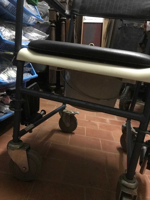 Cadeira sanita para doentes
