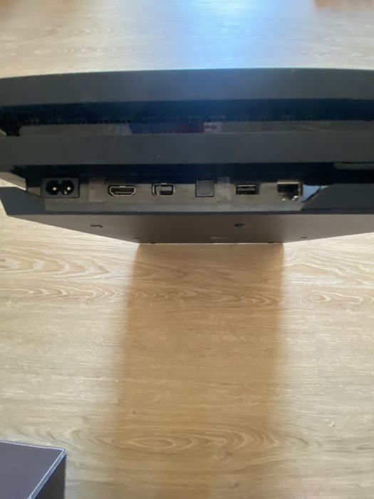 PS4 + 2 Comandos e  9 jogos