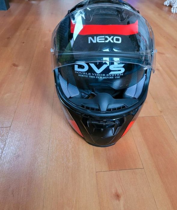 захист для голови мотоцикліста шолом