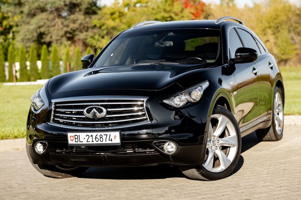 Infiniti QX70