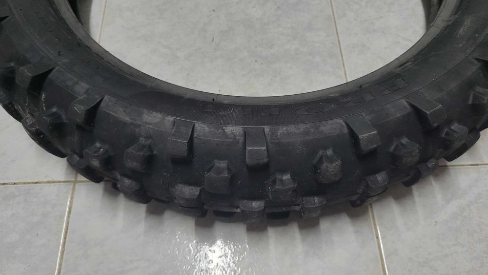 Pneu Pirelli 140/80-18 Enduro (usado)