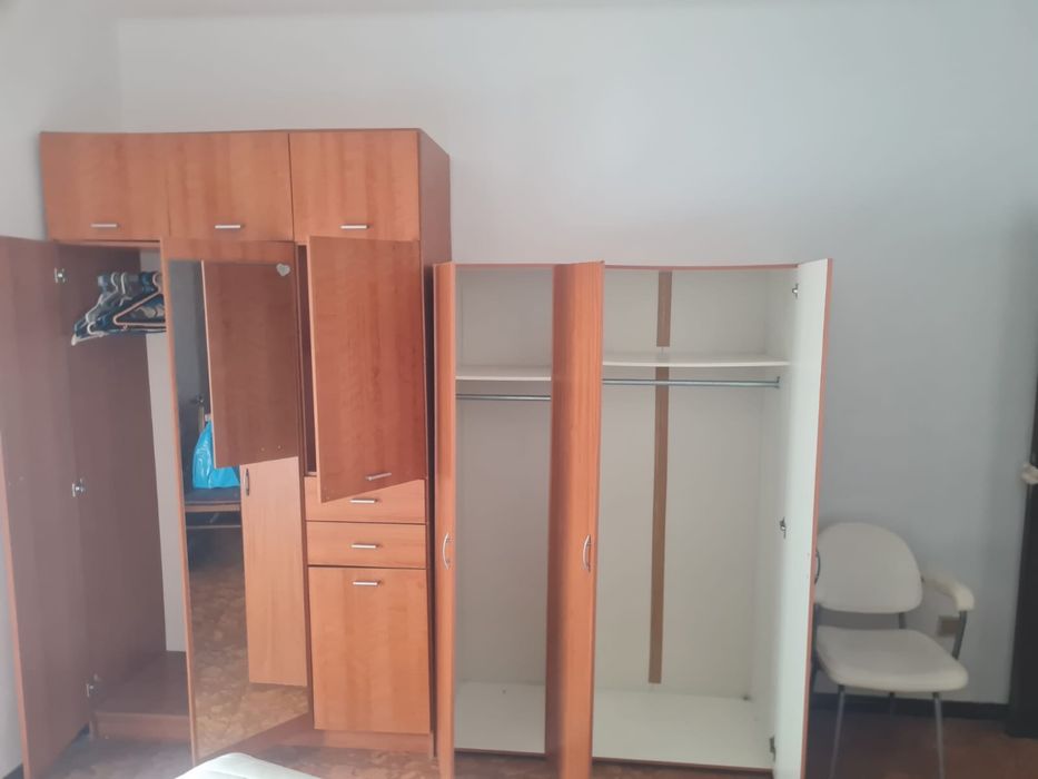 Vendo 2 armarios + cadeira branca