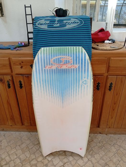 Vendo prancha e pé de pato para bodyboard