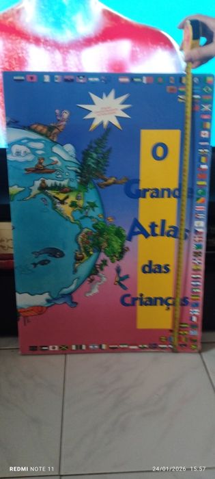 Livro gigante Atlas do Mundo