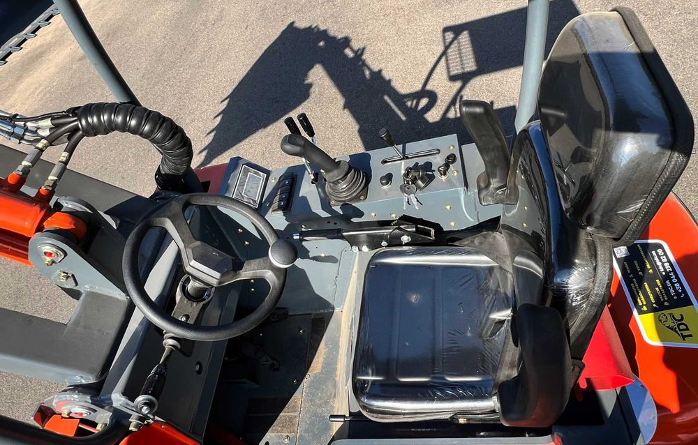 Фронтальний  телескопічний  навантажувач TDC 501, Avant