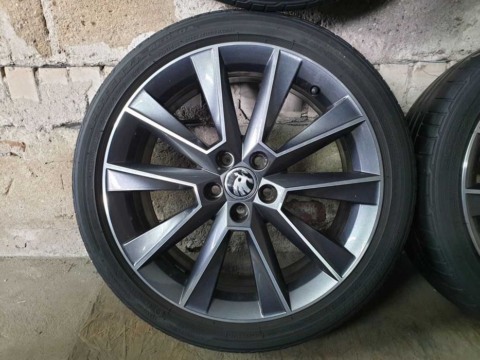 Felgi aluminiowe Skoda R17 5x100 7JX17H2 ET 46 centr 57,1mm
