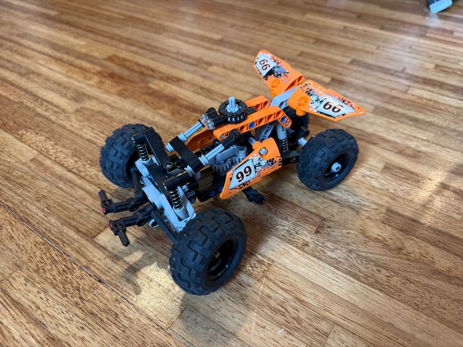 LEGO Technic – zestaw pojazdów (helikopter, auta, budowlane)