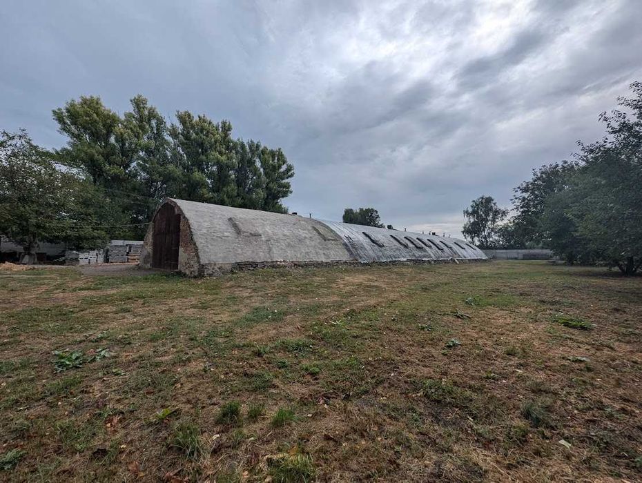 База  виробнича 500кв.м у Лисянці на приватизованій ділянці площею 2 г