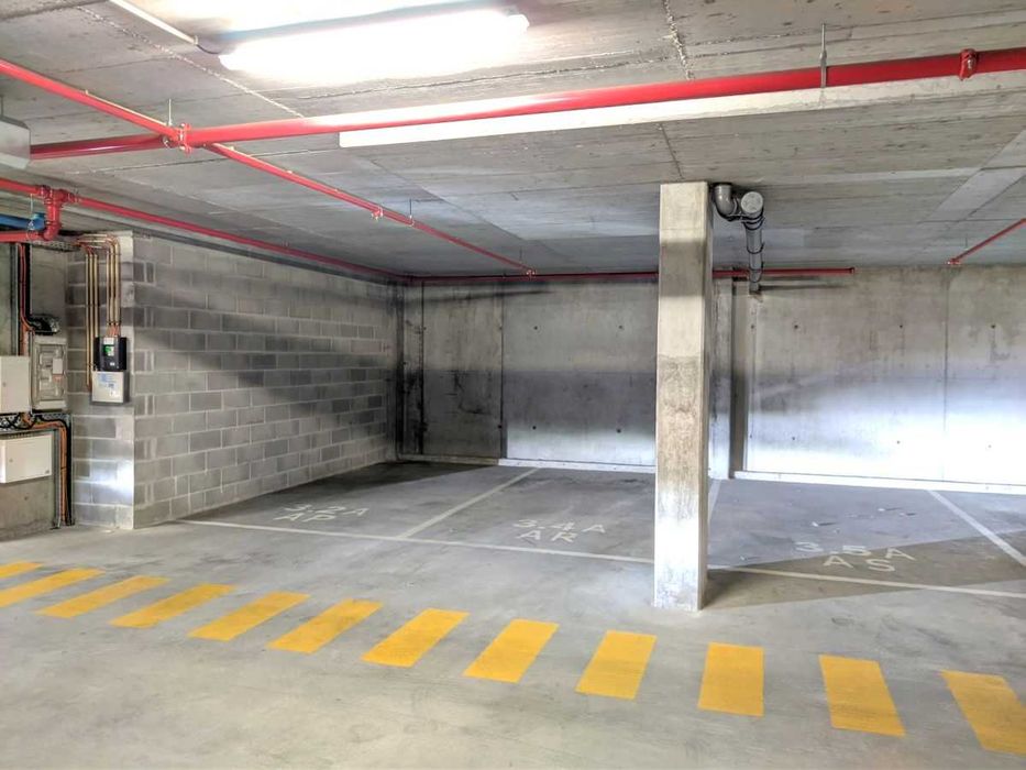 Garagem junto à Estação e Autocarros