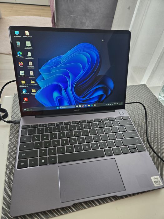 Piękny Huawei MateBook 13  512 Gb