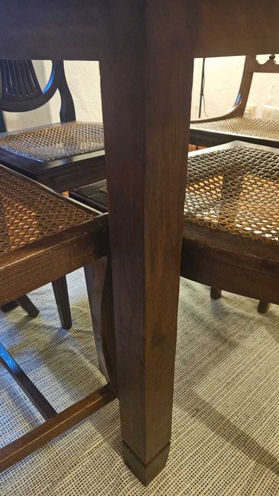 Conjunto mesa+ 4 cadeiras de madeira maciça