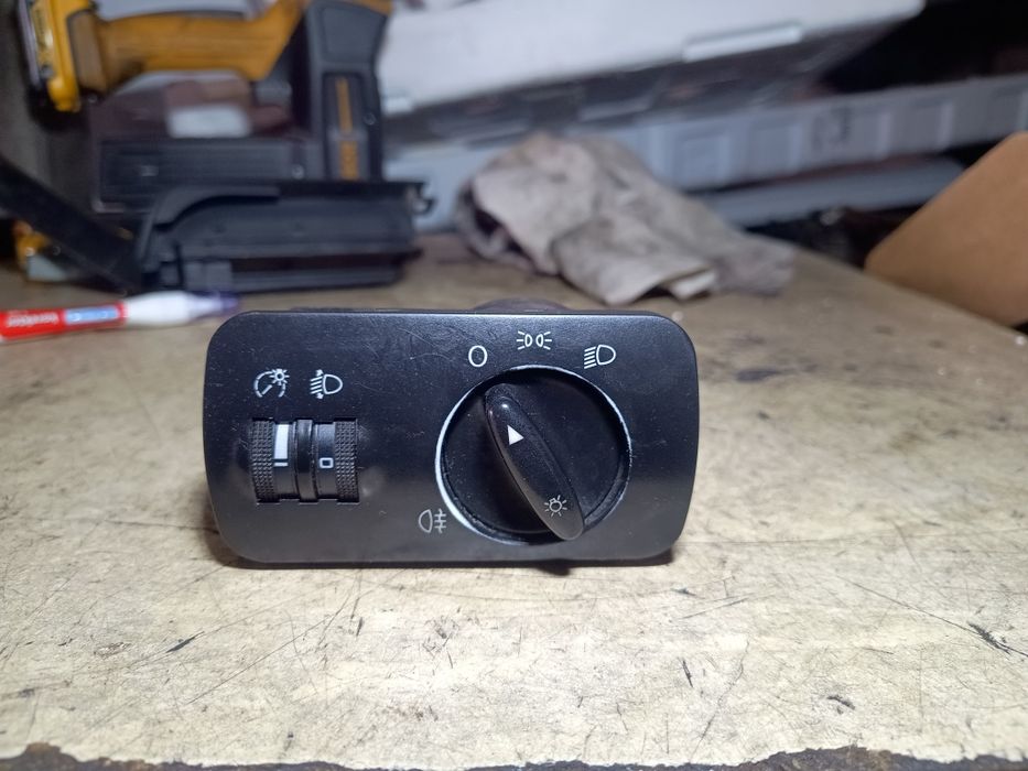 Włącznik świateł Audi A3 8L oryginał komplet