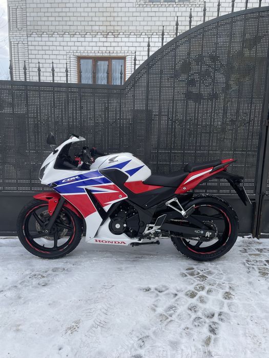 Honda cbr300r 2015 year