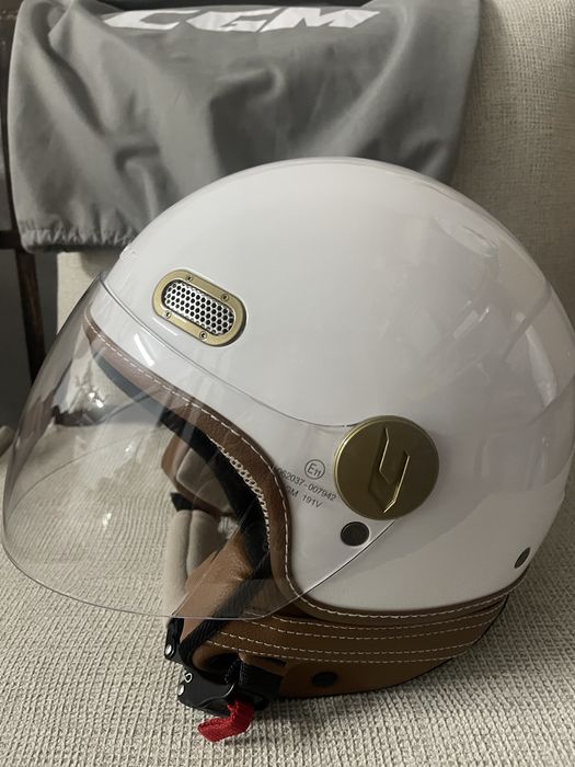 Capacete branco CGM