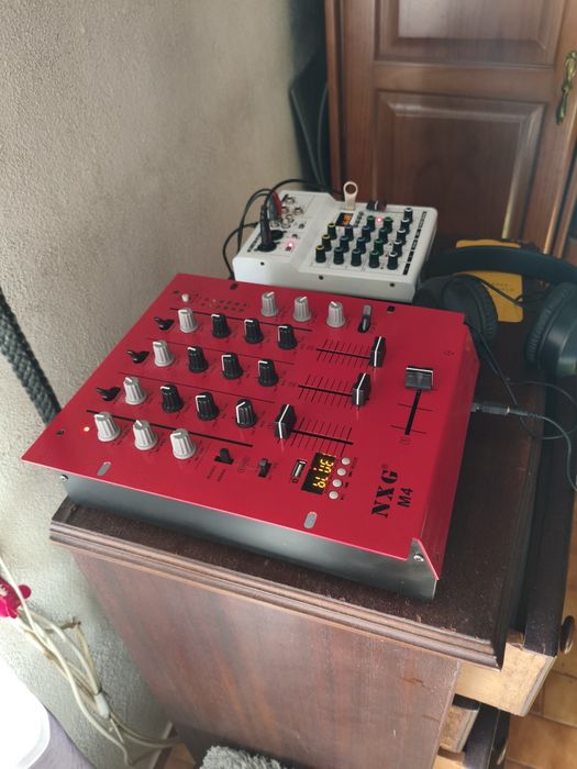 Controladoras NXG M4 efeitos repeat reverb echo delay impecáveis USB