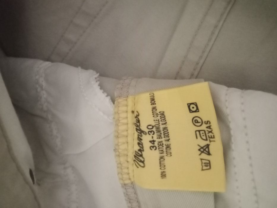 Spodnie beżowe-Wrangler