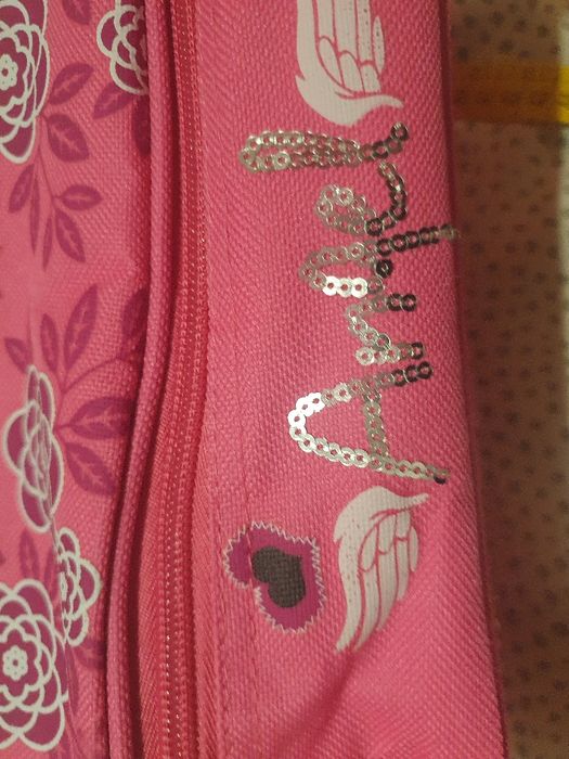 Lancheira térmica Nova. Com dois separadores. Rosa com brilhantes.