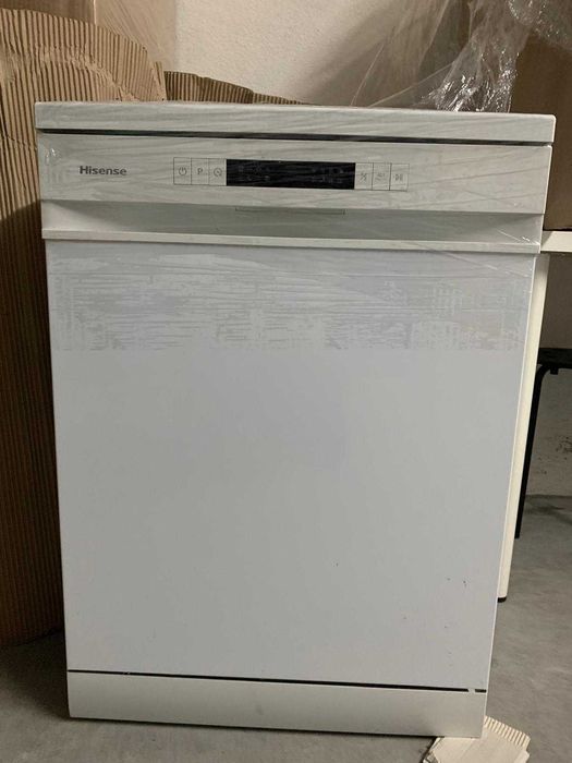 Máquina de lavar loiça Hisense quase nova (3 meses de uso) – impecável