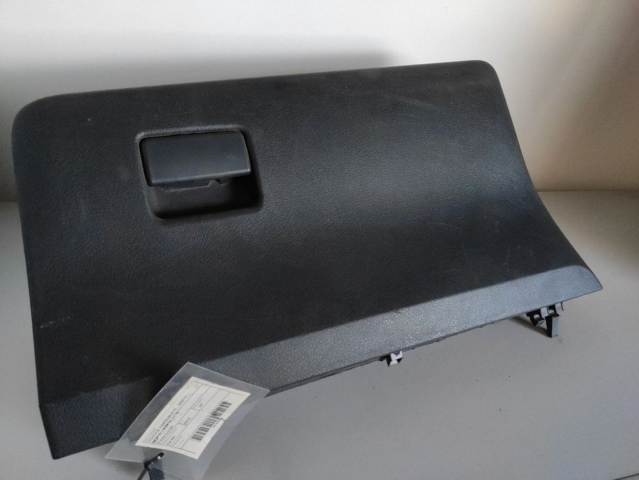 Porta luvas TOYOTA Yaris (_P13_)