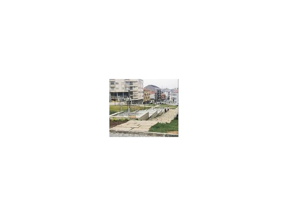 Excelente Apartamento T1, Com Lugar De Parqueamento, Junto Ao Metro...