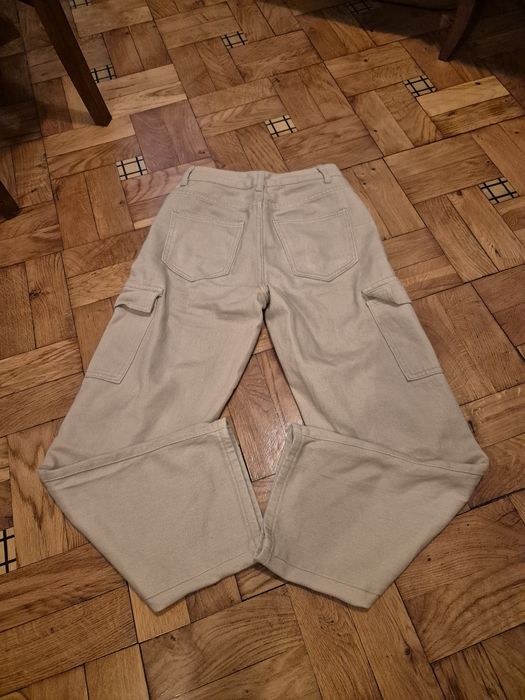 Nowe spodnie bojówki beżowe