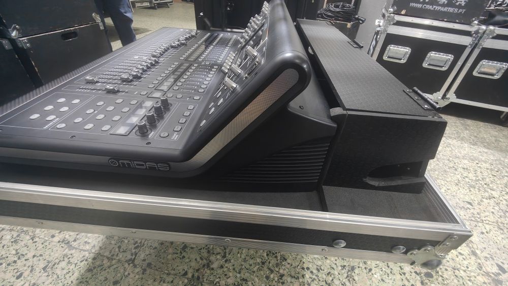 Mesa Midas M32 Live436853189242398721