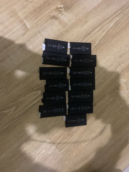 Акумулятори на Iphone xr-11