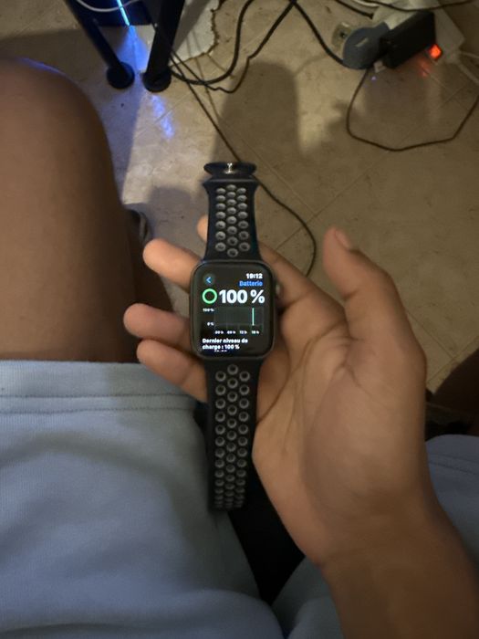 Apple Watch Series 5 GPS 44mm A2093 – Bateria 100% – Excelente Estado