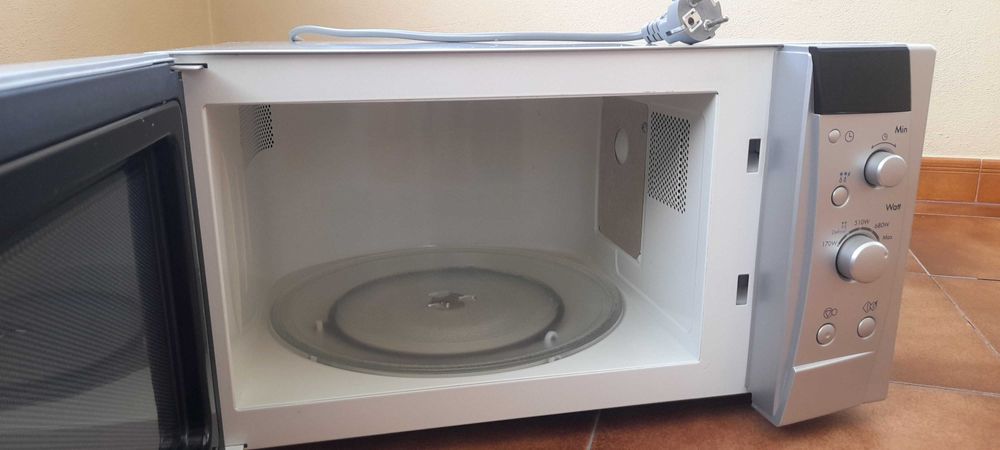 Micro-ondas LG - cinzento - 850W - Wavedom