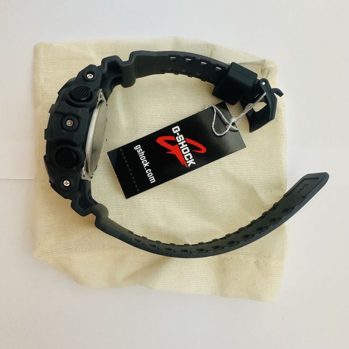 Продам оригінальний Casio G-Shock GA-700UC-8ACR