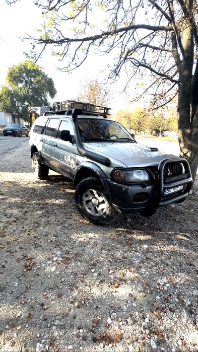 Mitsubishi Pajero Sport 2000