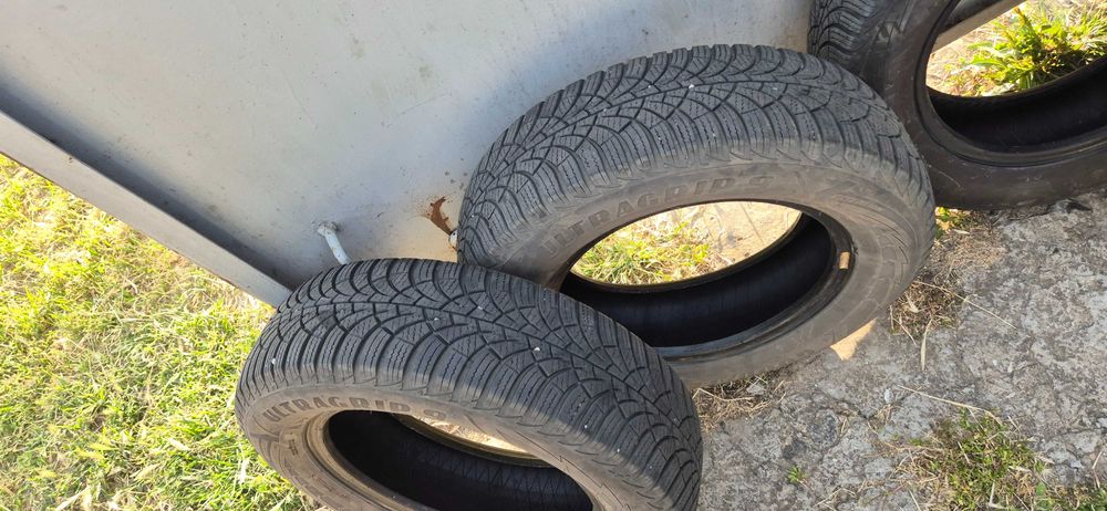 Шини зимові, 4 штуки, у гарному стані, 14 радіус GoodYear 4000 грн