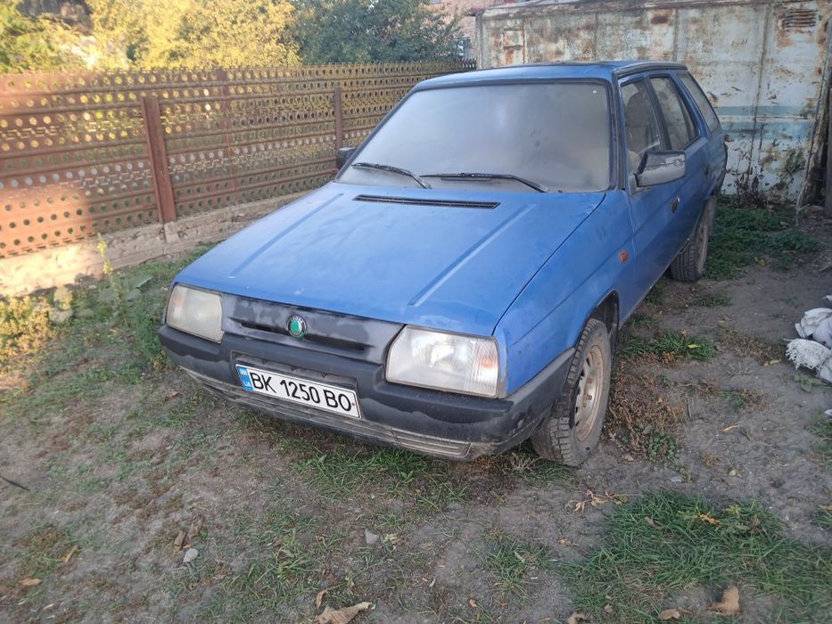 Продам автомобіль Skoda Forman