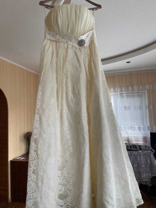 Гарна випускна сукня